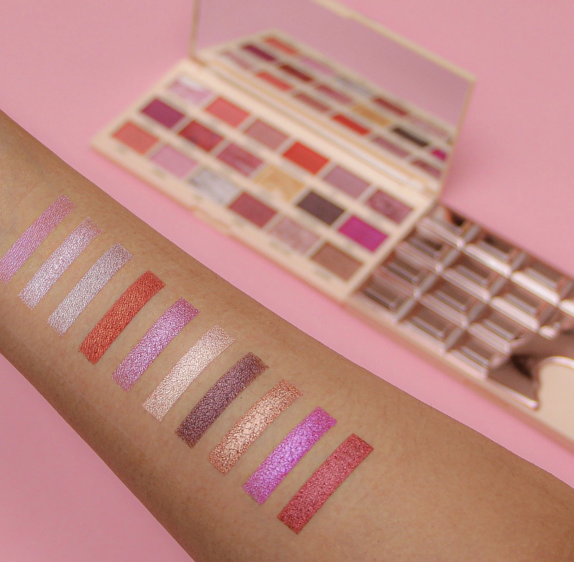 Revolution I Heart Revolution Chocolate Marble Rose Gold Eyeshadow Palette - Image 3